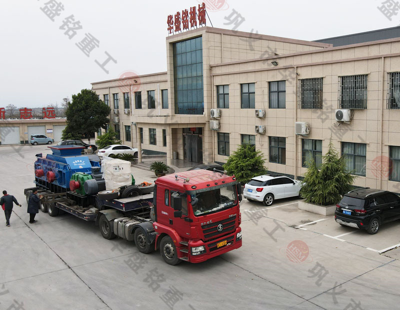 狼牙輥破碎機(jī)運(yùn)轉(zhuǎn)時注意事項？特點(diǎn)工作原理 